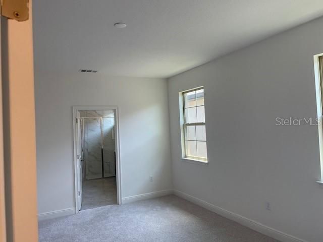 For Rent: $2,400 (3 beds, 2 baths, 1935 Square Feet)
