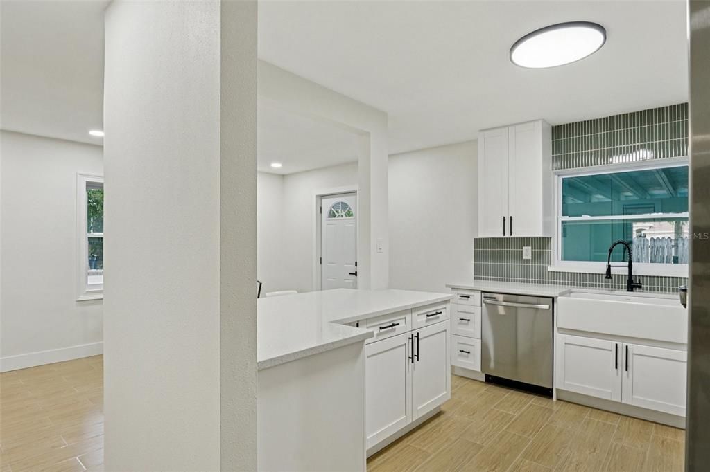 Activo con contrato: $284,900 (3 camas, 1 baños, 920 Pies cuadrados)