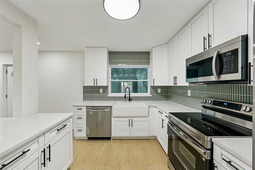 Activo con contrato: $284,900 (3 camas, 1 baños, 920 Pies cuadrados)