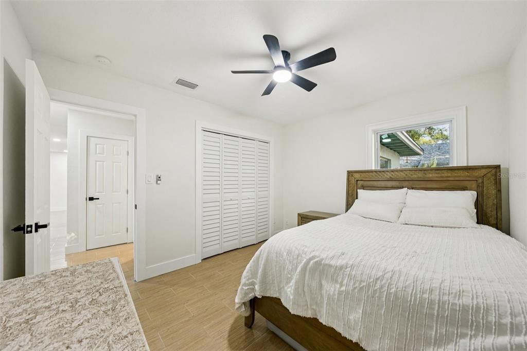 Activo con contrato: $284,900 (3 camas, 1 baños, 920 Pies cuadrados)