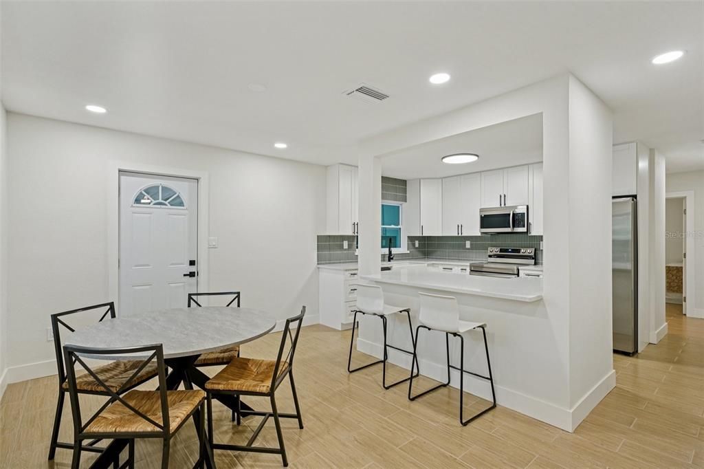 Activo con contrato: $284,900 (3 camas, 1 baños, 920 Pies cuadrados)