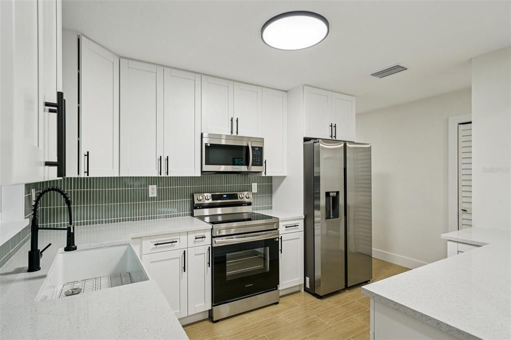 Activo con contrato: $284,900 (3 camas, 1 baños, 920 Pies cuadrados)