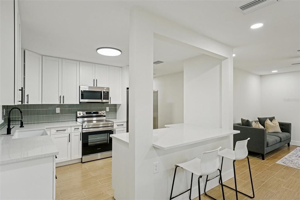 Activo con contrato: $284,900 (3 camas, 1 baños, 920 Pies cuadrados)