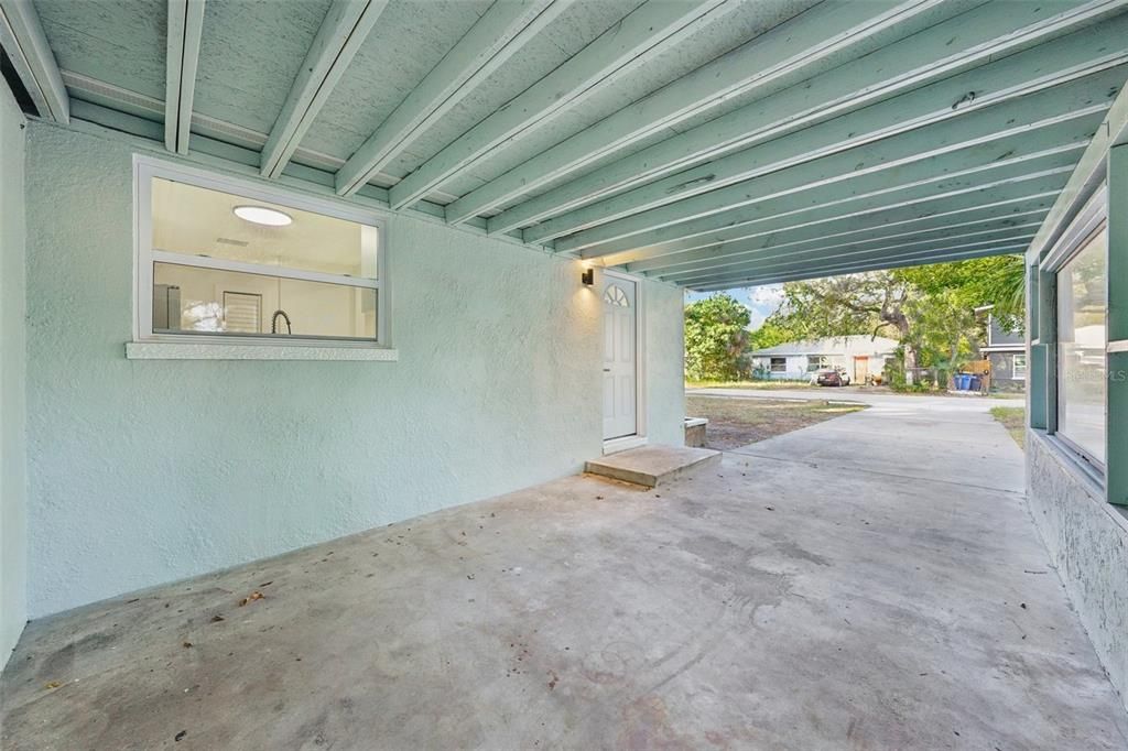 Activo con contrato: $284,900 (3 camas, 1 baños, 920 Pies cuadrados)