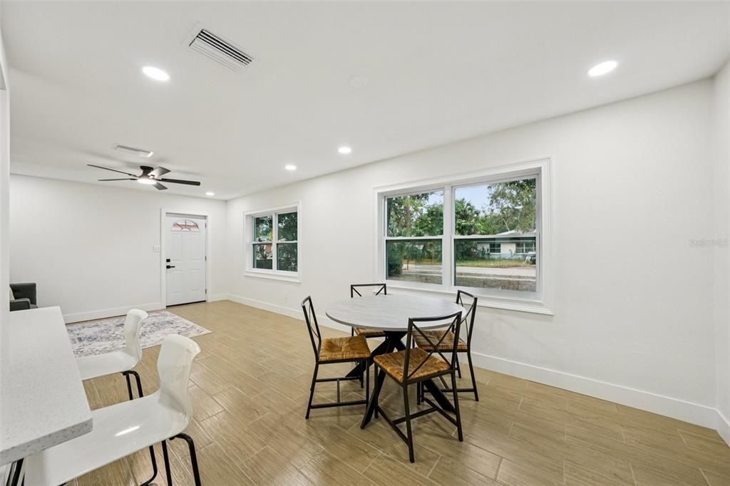 Activo con contrato: $284,900 (3 camas, 1 baños, 920 Pies cuadrados)