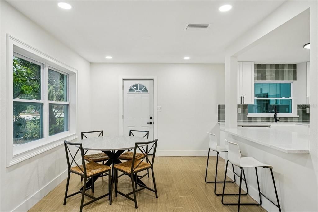 Activo con contrato: $284,900 (3 camas, 1 baños, 920 Pies cuadrados)