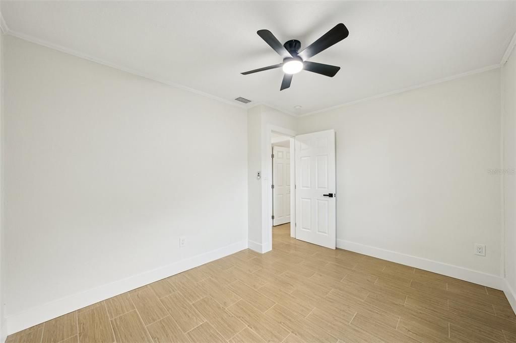 Activo con contrato: $284,900 (3 camas, 1 baños, 920 Pies cuadrados)