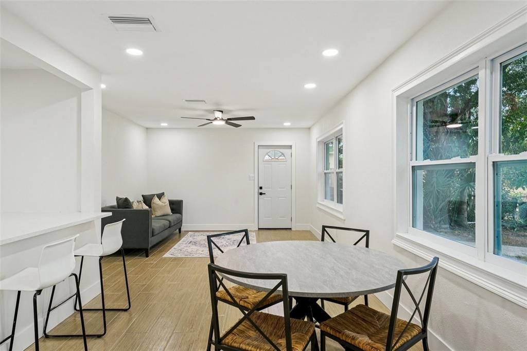 Activo con contrato: $284,900 (3 camas, 1 baños, 920 Pies cuadrados)