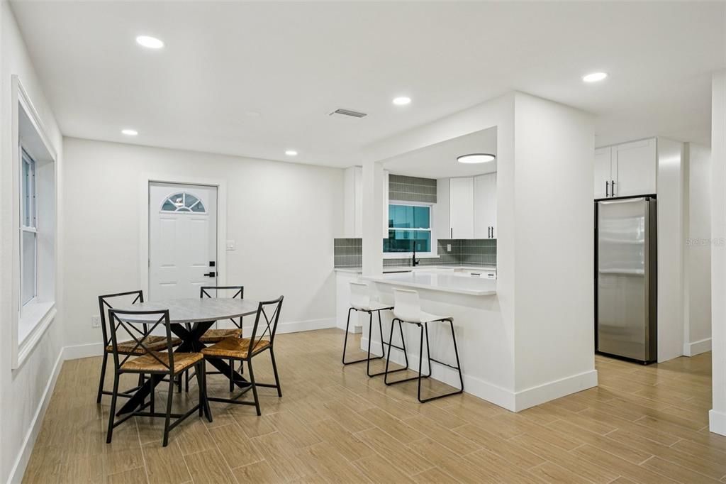 Activo con contrato: $284,900 (3 camas, 1 baños, 920 Pies cuadrados)