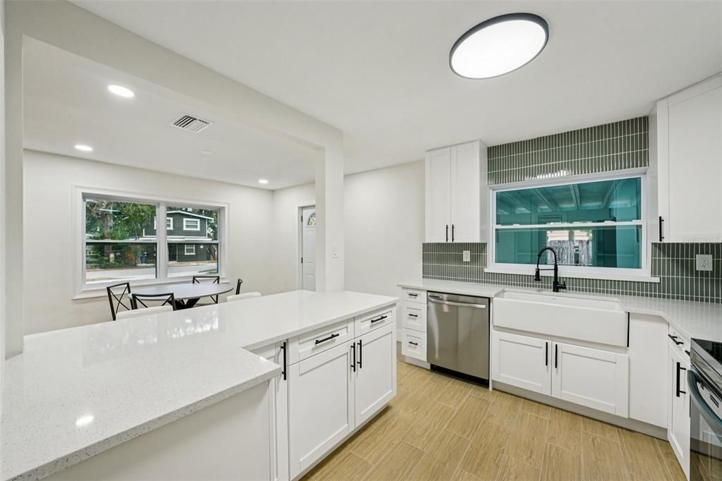 Activo con contrato: $284,900 (3 camas, 1 baños, 920 Pies cuadrados)