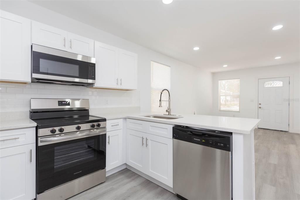 En Venta: $254,900 (3 camas, 2 baños, 840 Pies cuadrados)