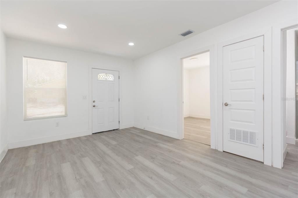 En Venta: $254,900 (3 camas, 2 baños, 840 Pies cuadrados)