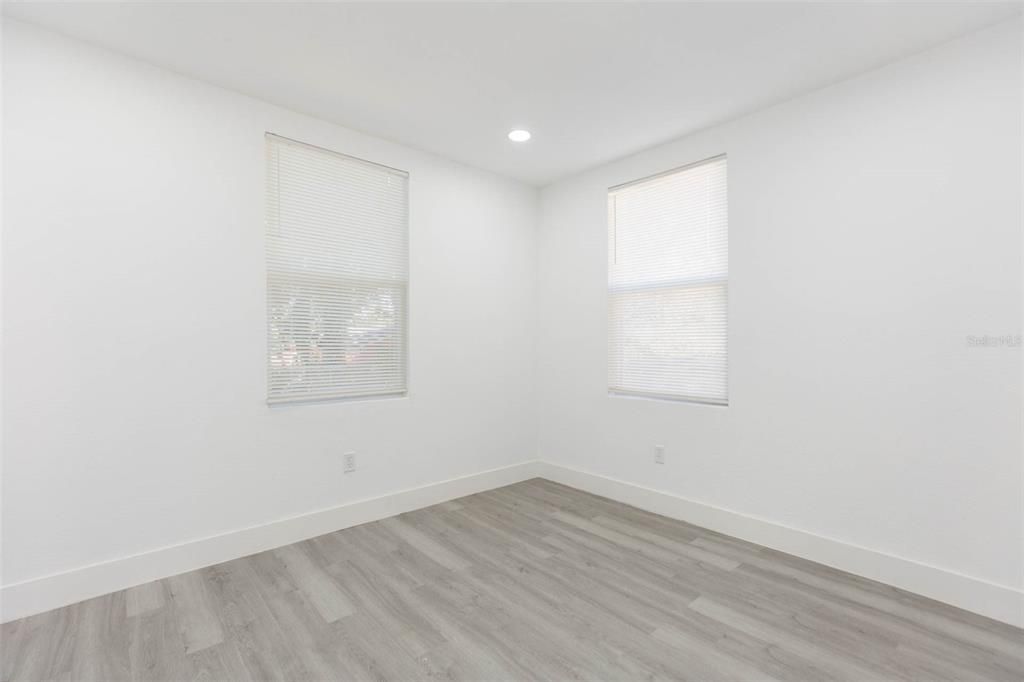 En Venta: $254,900 (3 camas, 2 baños, 840 Pies cuadrados)