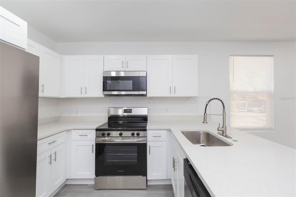 En Venta: $254,900 (3 camas, 2 baños, 840 Pies cuadrados)