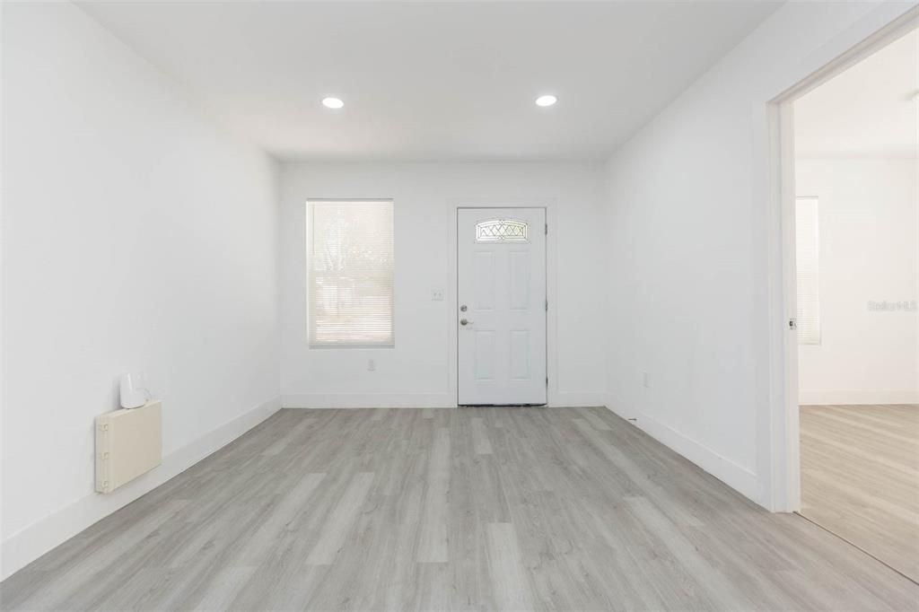 En Venta: $254,900 (3 camas, 2 baños, 840 Pies cuadrados)