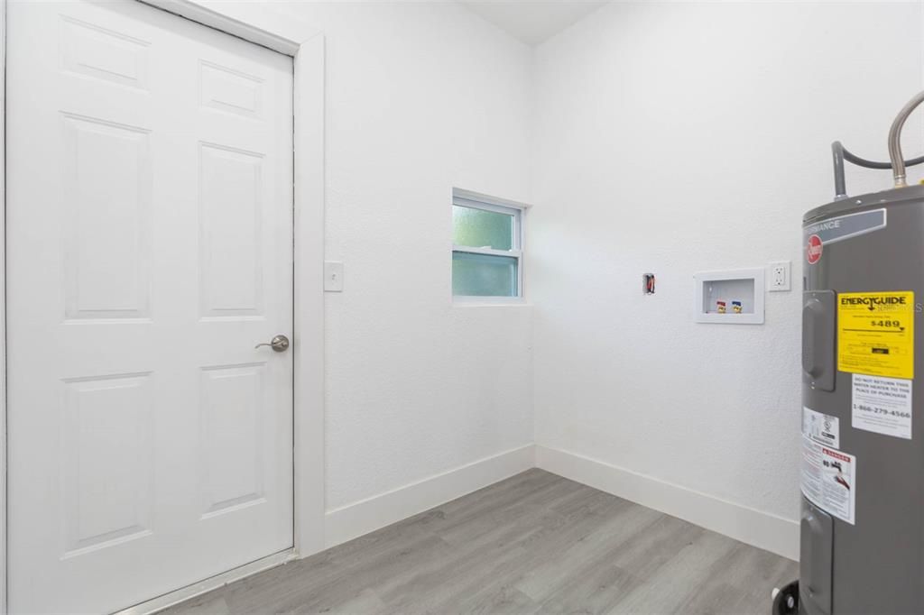 En Venta: $254,900 (3 camas, 2 baños, 840 Pies cuadrados)