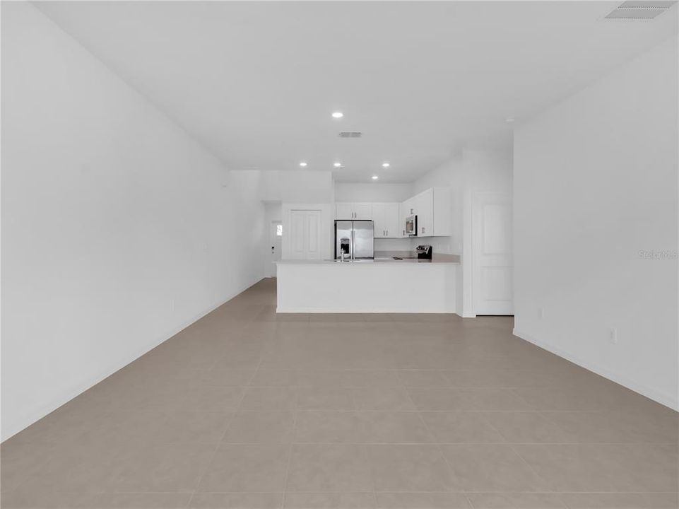 出租: $2,400 (4 贝兹, 2 浴室, 2251 平方英尺)