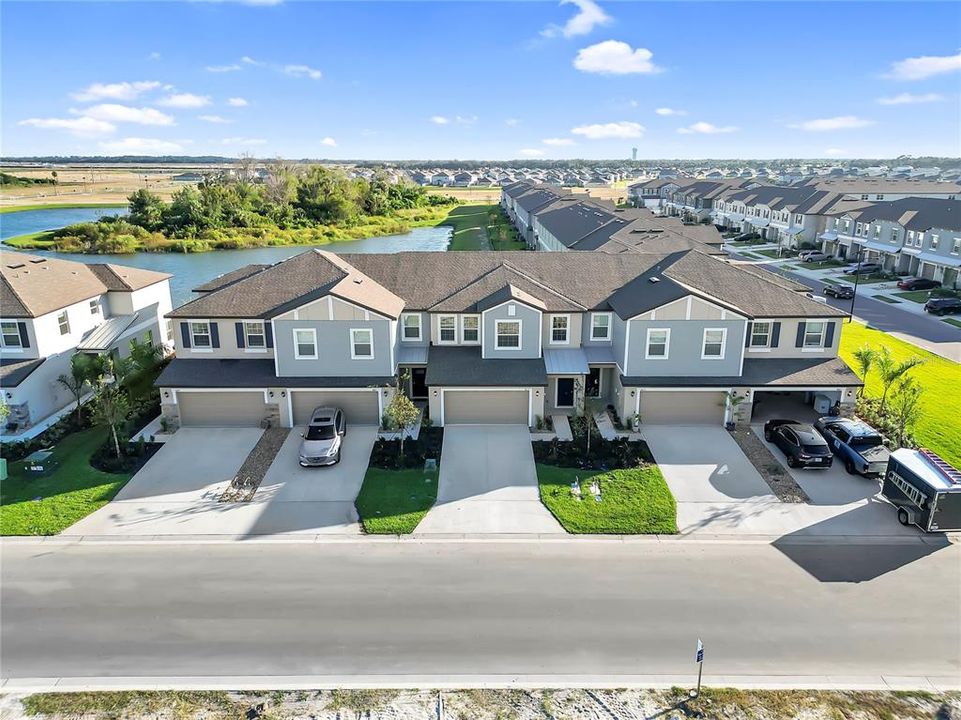 出租: $2,400 (4 贝兹, 2 浴室, 2251 平方英尺)