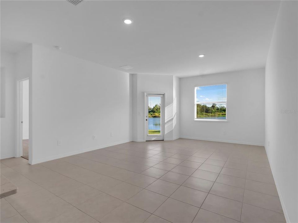 出租: $2,400 (4 贝兹, 2 浴室, 2251 平方英尺)