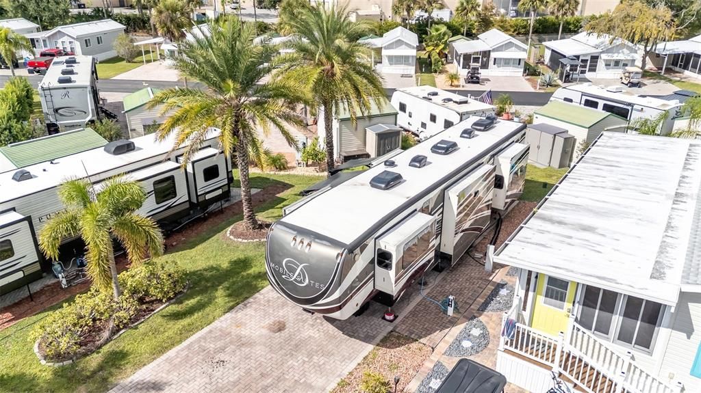 Activo con contrato: $120,000 (0.06 acres)