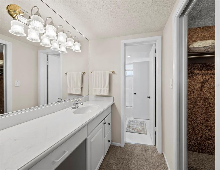 En Venta: $354,900 (1 camas, 1 baños, 747 Pies cuadrados)