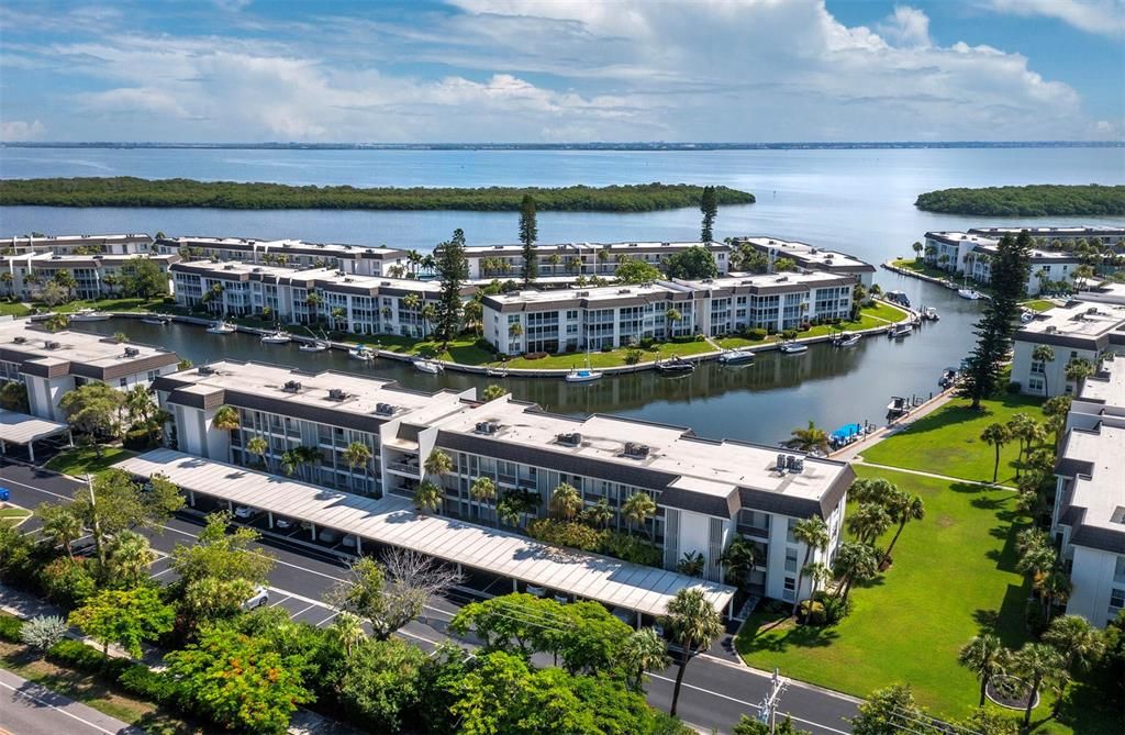 En Venta: $354,900 (1 camas, 1 baños, 747 Pies cuadrados)