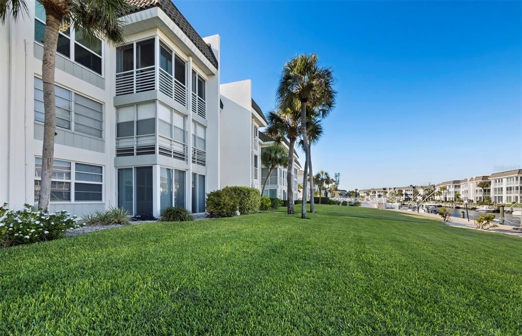 En Venta: $354,900 (1 camas, 1 baños, 747 Pies cuadrados)