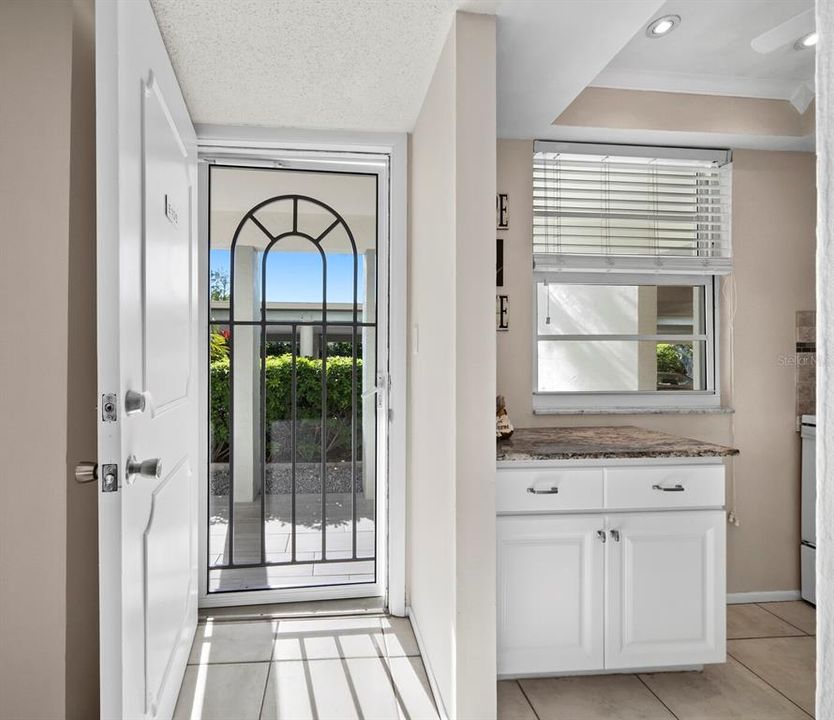 En Venta: $354,900 (1 camas, 1 baños, 747 Pies cuadrados)