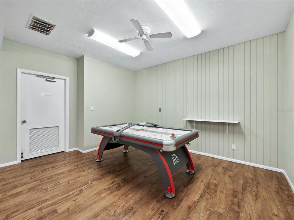 En Venta: $354,900 (1 camas, 1 baños, 747 Pies cuadrados)