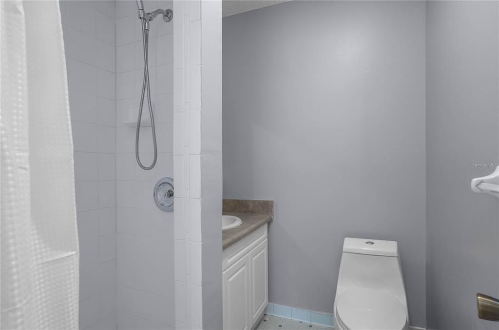 Activo con contrato: $214,900 (3 camas, 2 baños, 1468 Pies cuadrados)