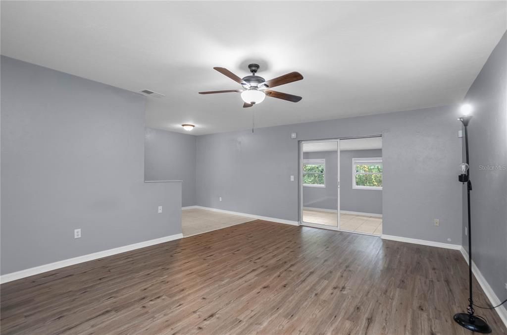 Activo con contrato: $214,900 (3 camas, 2 baños, 1468 Pies cuadrados)