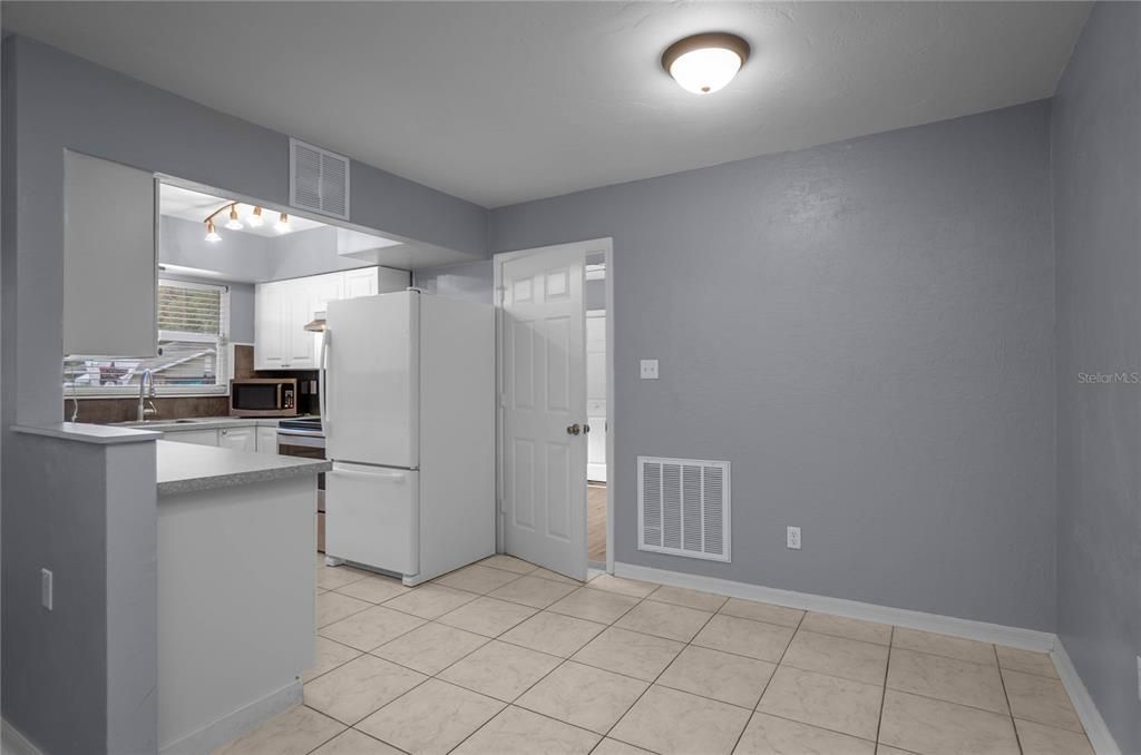 Activo con contrato: $214,900 (3 camas, 2 baños, 1468 Pies cuadrados)