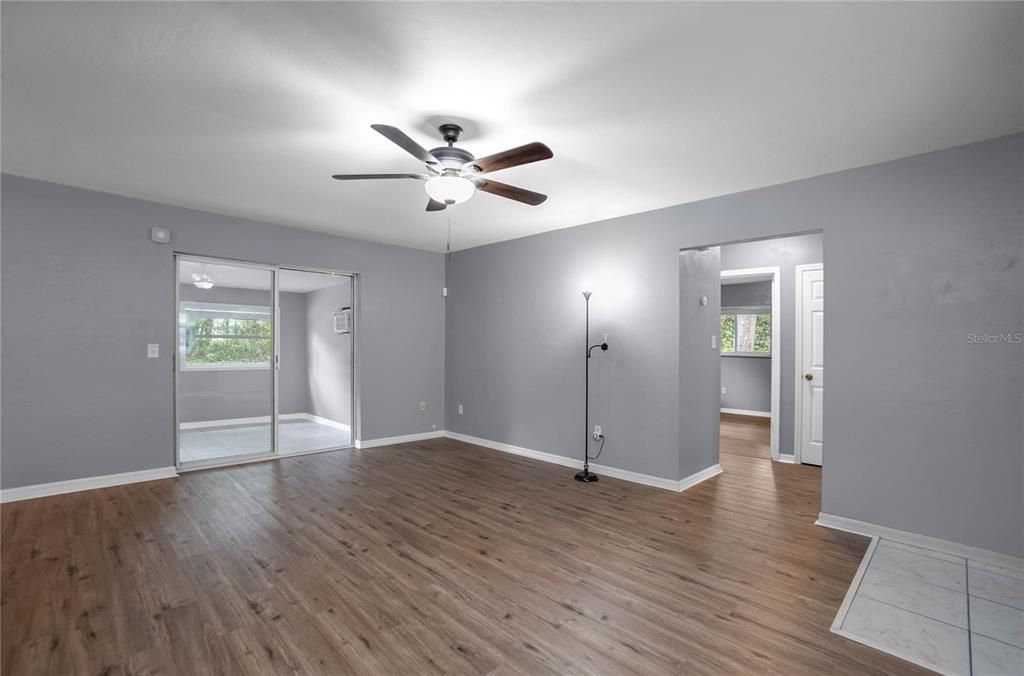 Activo con contrato: $214,900 (3 camas, 2 baños, 1468 Pies cuadrados)