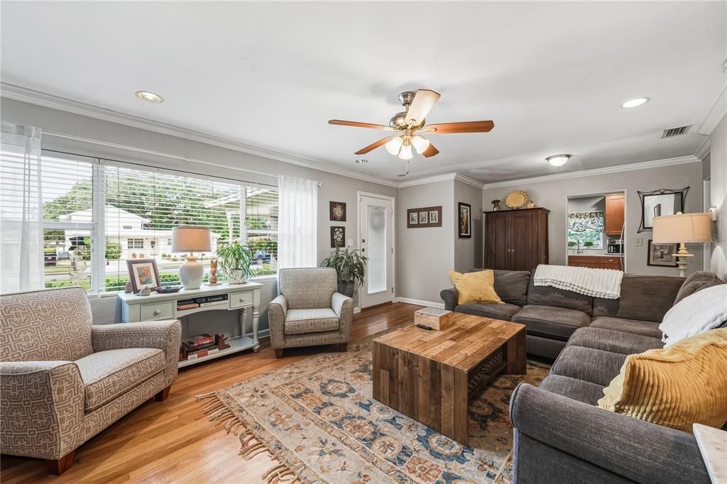 На продажу: $599,000 (3 спален, 2 ванн, 2143 Квадратных фут)