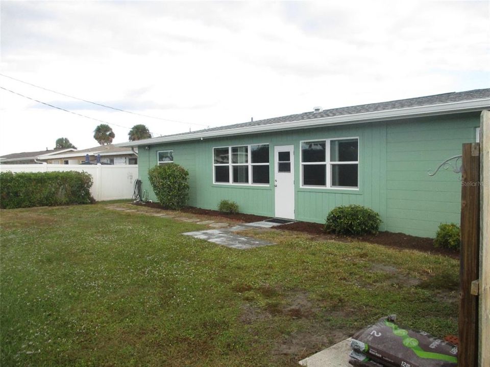 For Sale: $349,000 (3 beds, 2 baths, 1779 Square Feet)