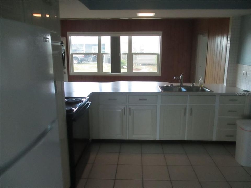 For Sale: $349,000 (3 beds, 2 baths, 1779 Square Feet)