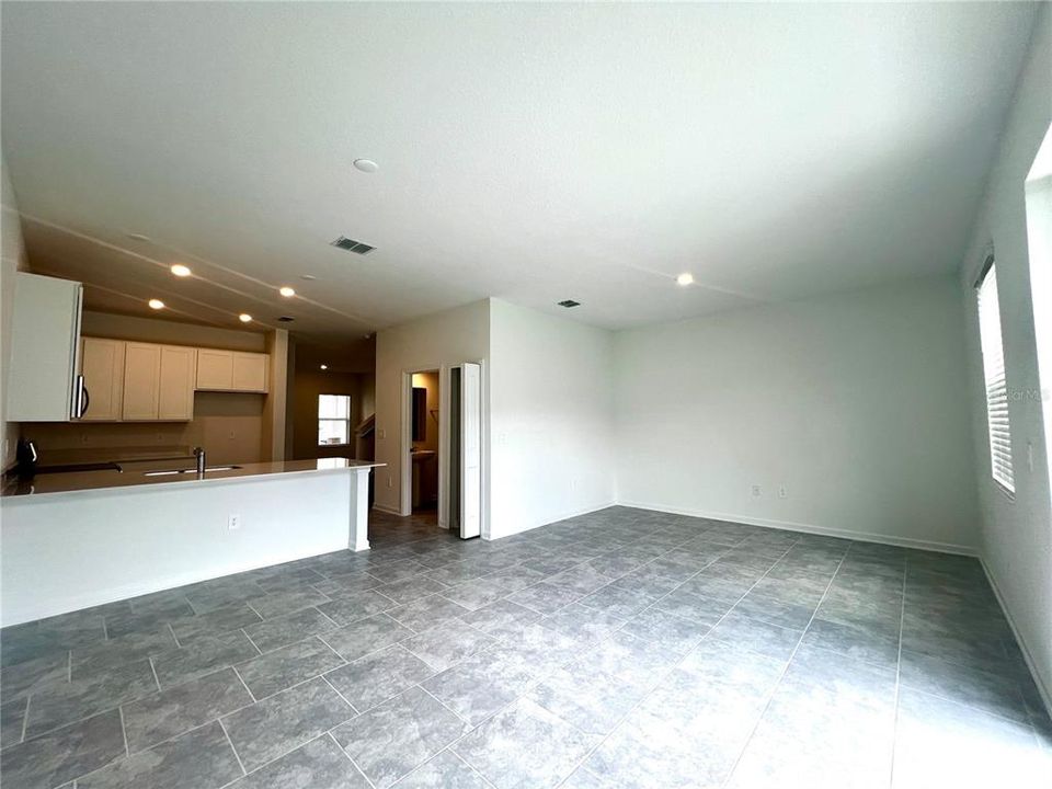 For Rent: $1,890 (3 beds, 2 baths, 1854 Square Feet)