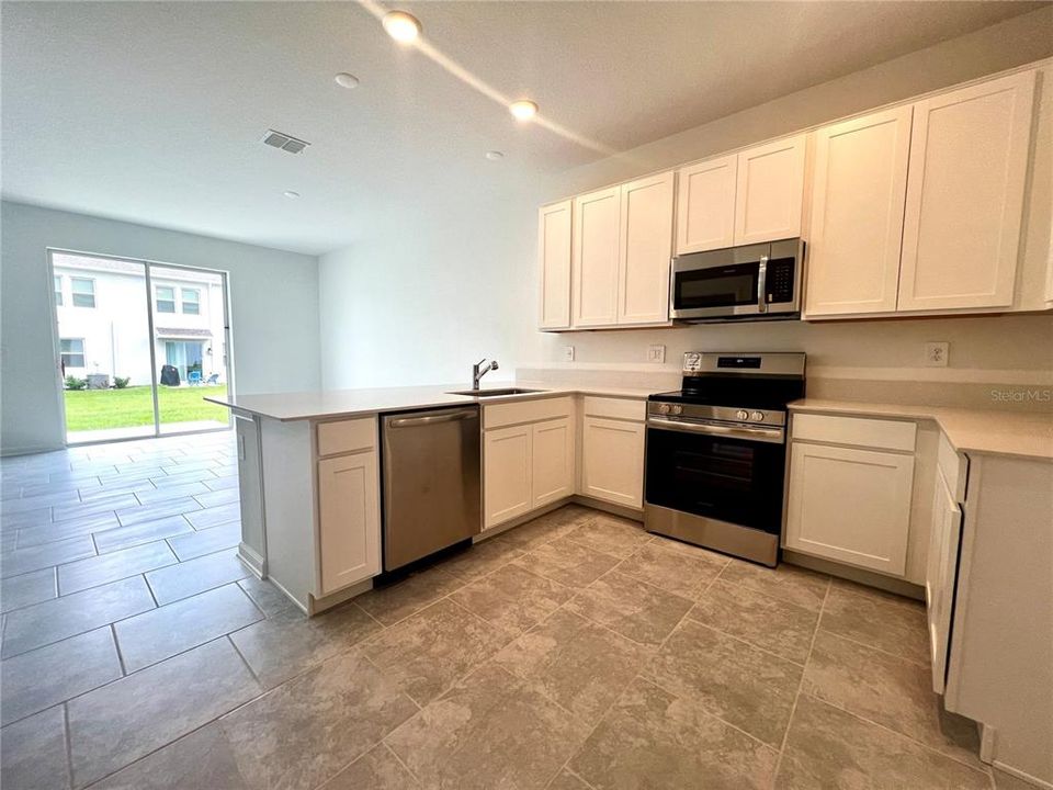 For Rent: $1,890 (3 beds, 2 baths, 1854 Square Feet)