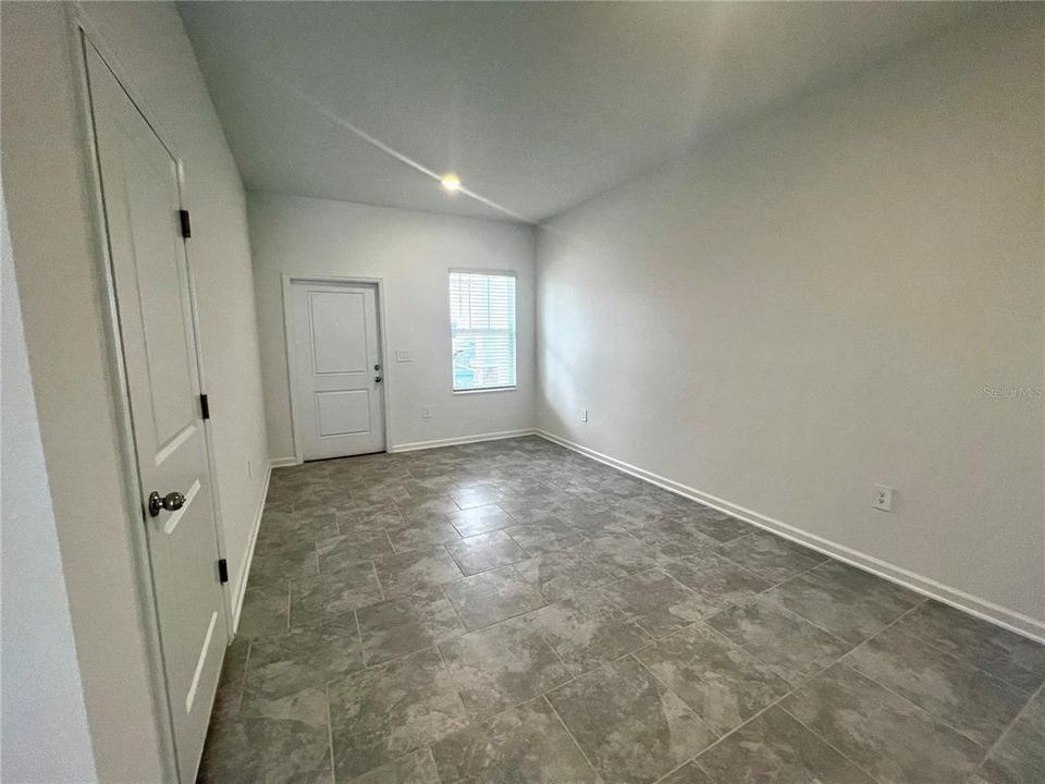 For Rent: $1,890 (3 beds, 2 baths, 1854 Square Feet)