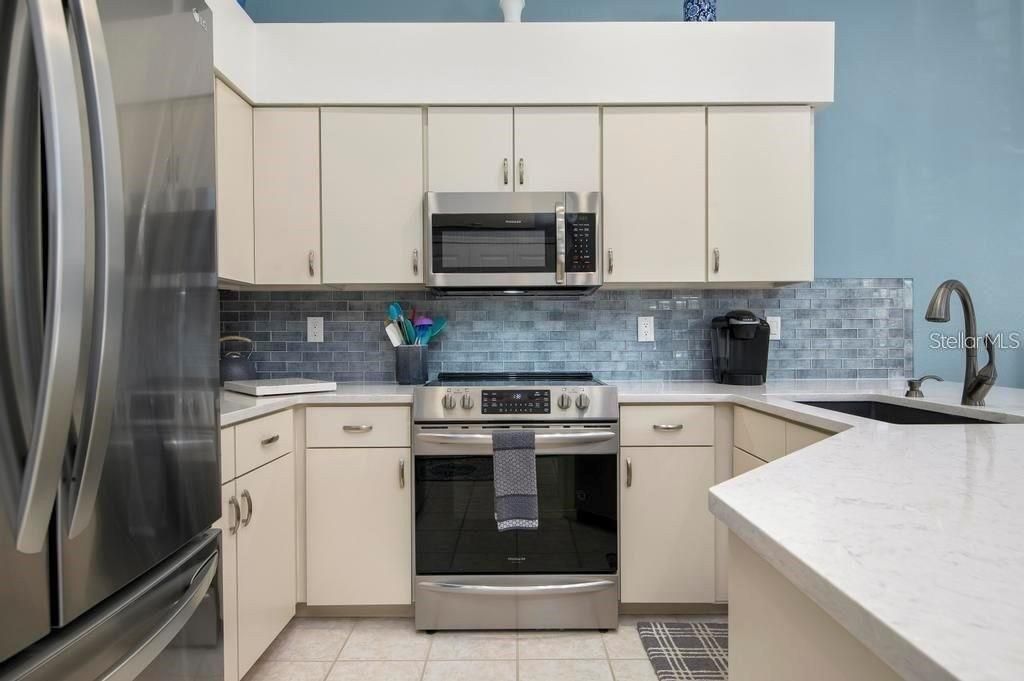 待售: $433,000 (2 贝兹, 2 浴室, 1725 平方英尺)