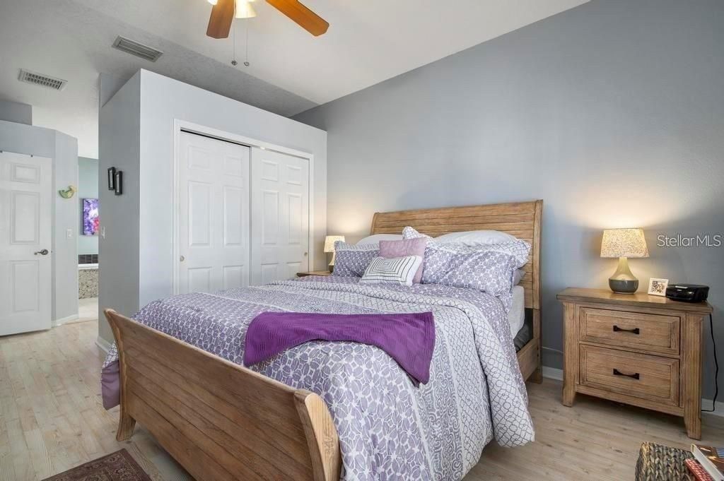 待售: $433,000 (2 贝兹, 2 浴室, 1725 平方英尺)