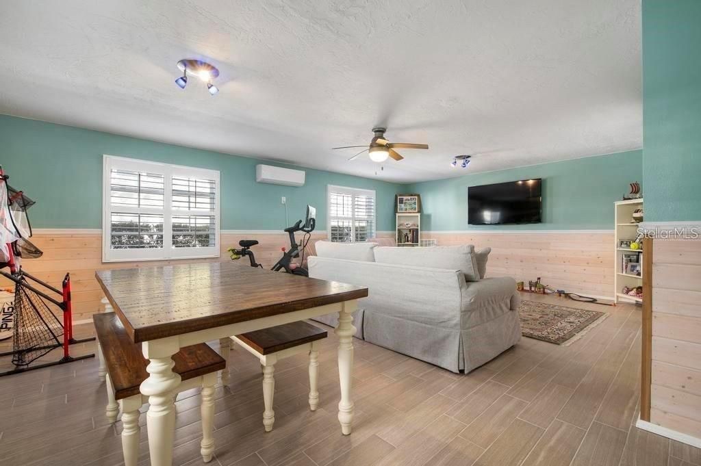 待售: $433,000 (2 贝兹, 2 浴室, 1725 平方英尺)