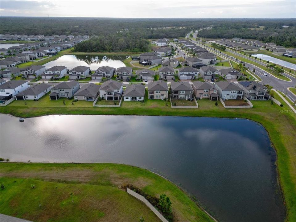 合同活跃: $2,700 (4 贝兹, 3 浴室, 2207 平方英尺)