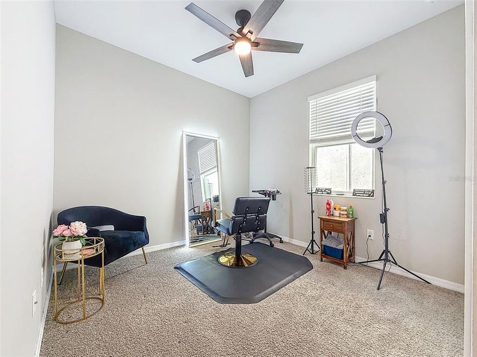 合同活跃: $2,700 (4 贝兹, 3 浴室, 2207 平方英尺)