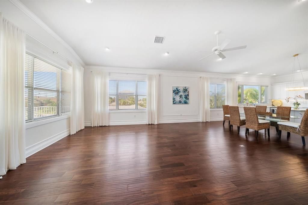 待售: $1,594,000 (3 贝兹, 2 浴室, 1917 平方英尺)