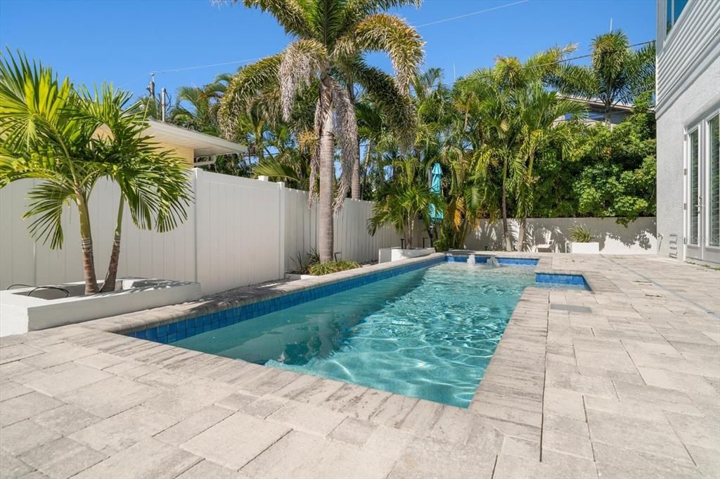 待售: $1,594,000 (3 贝兹, 2 浴室, 1917 平方英尺)