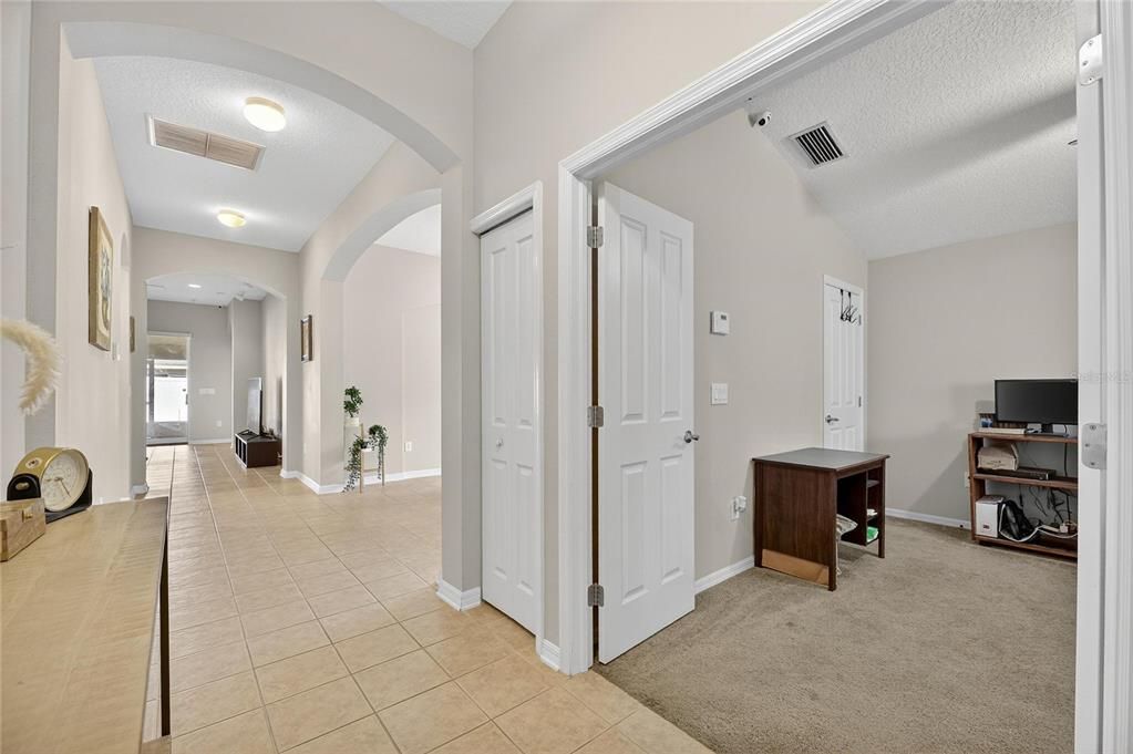 На продажу: $425,000 (4 спален, 2 ванн, 1965 Квадратных фут)