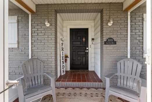 Active With Contract: $348,000 (3 beds, 2 baths, 2029 Square Feet)