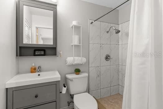 Active With Contract: $348,000 (3 beds, 2 baths, 2029 Square Feet)