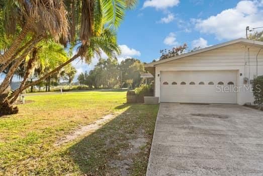 Active With Contract: $348,000 (3 beds, 2 baths, 2029 Square Feet)